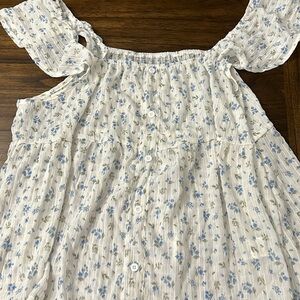 LAST CHANCE! Item will be donated 1/16/25. 
SHEIN Curve Floral Top 4X